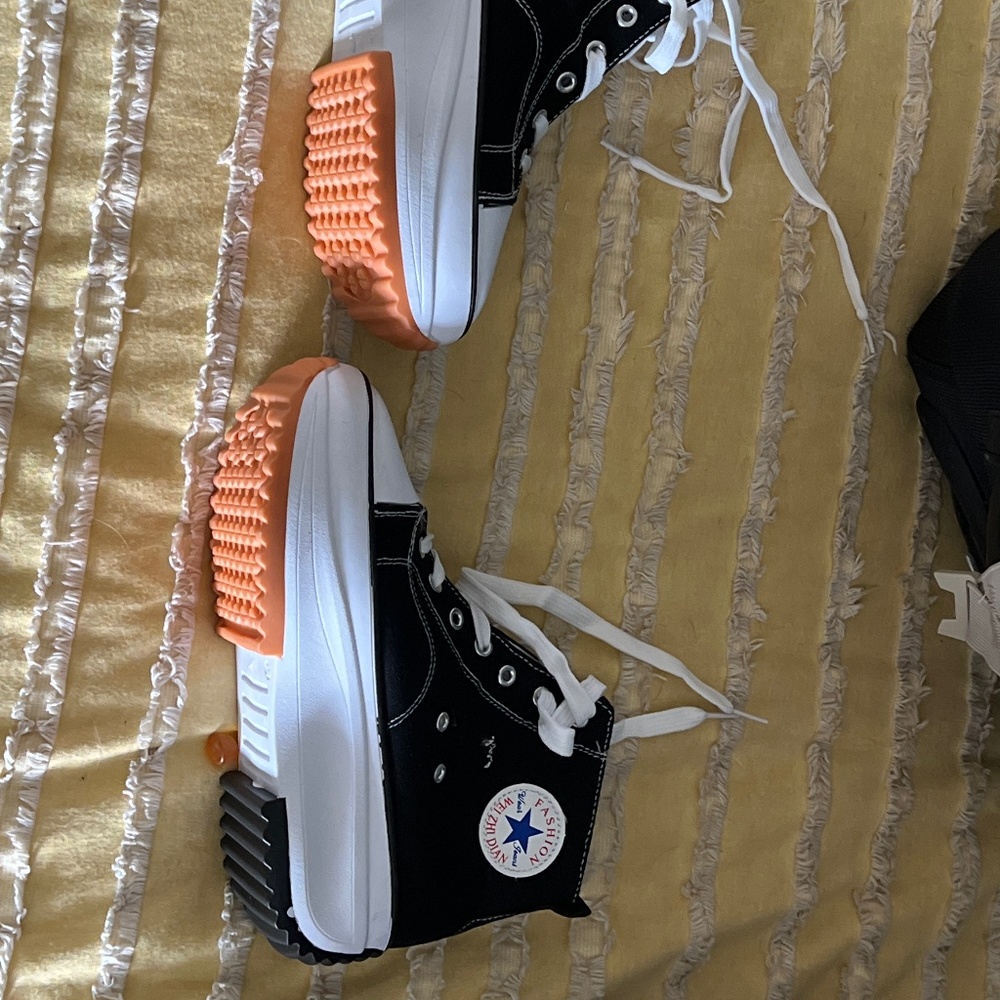Cute converse like shoes